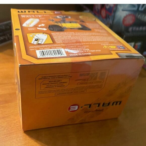 Vintage Disney Pixar Wall-E Remote Control Robot Think Way Boxed Excellent - Picture 7 of 10